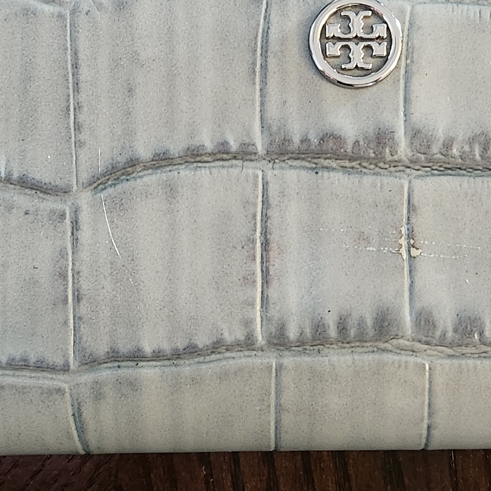 Tory Burch Crocodile Embossed Wallet - Picture 4 of 4
